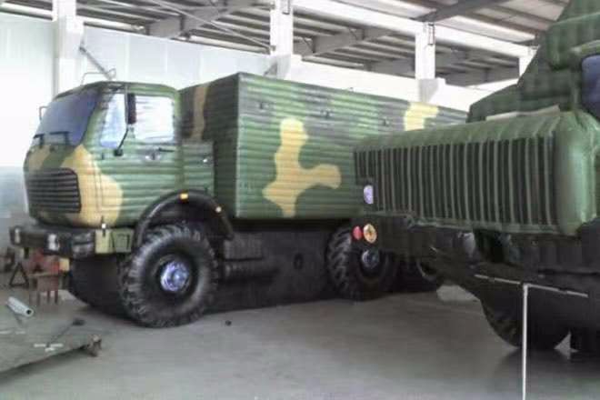 瓜州大型军事车